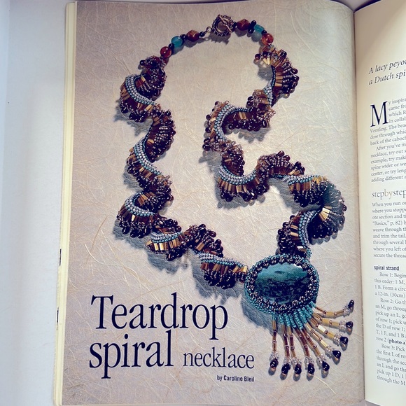 BEAD & BUTTON MAGAZINE 2 ISSUES YEAR 2000 - Picture 6 of 11